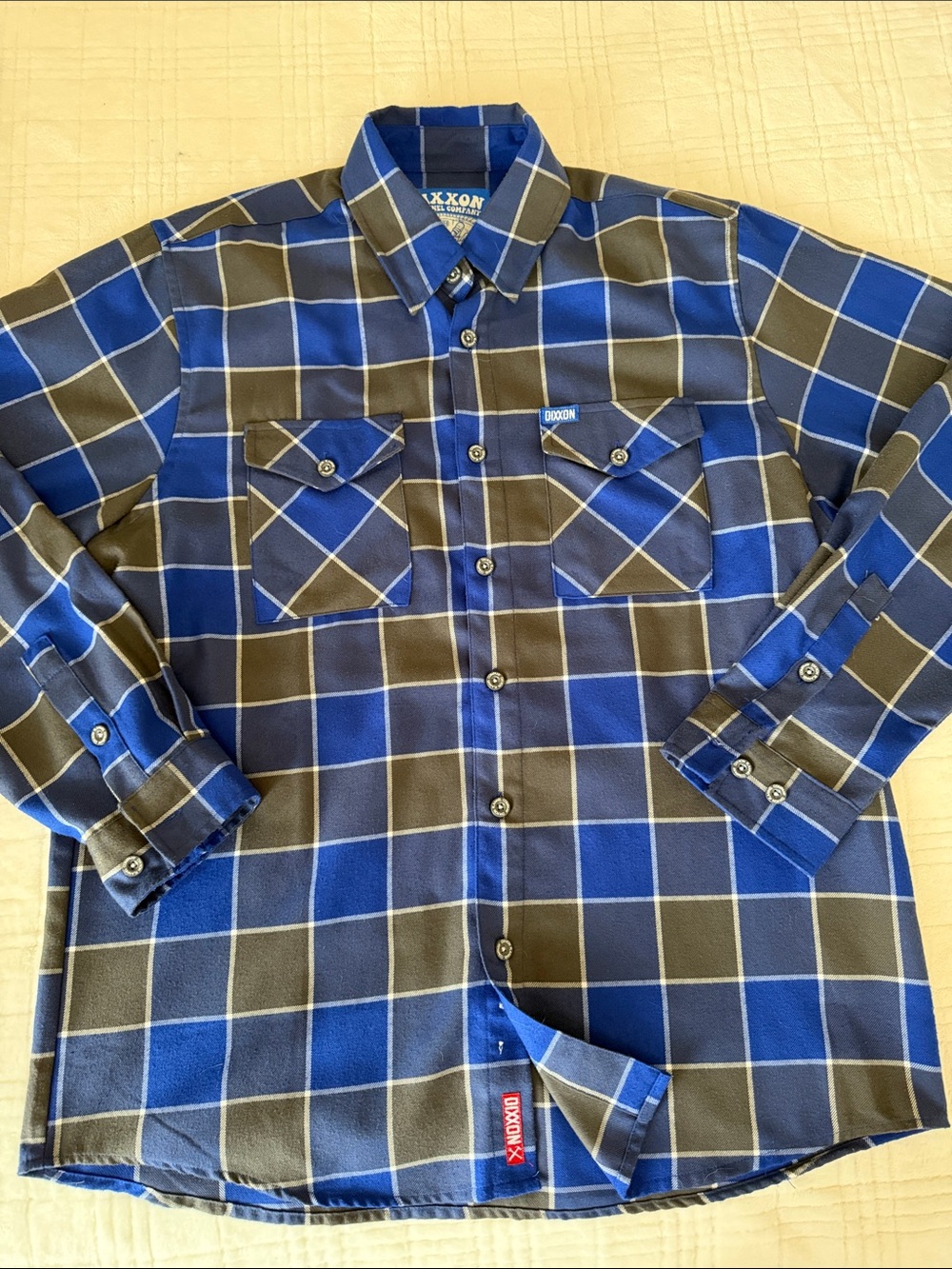 DIXXON Blue and Black Plaid Long-Sleeve Button-Up Shirt